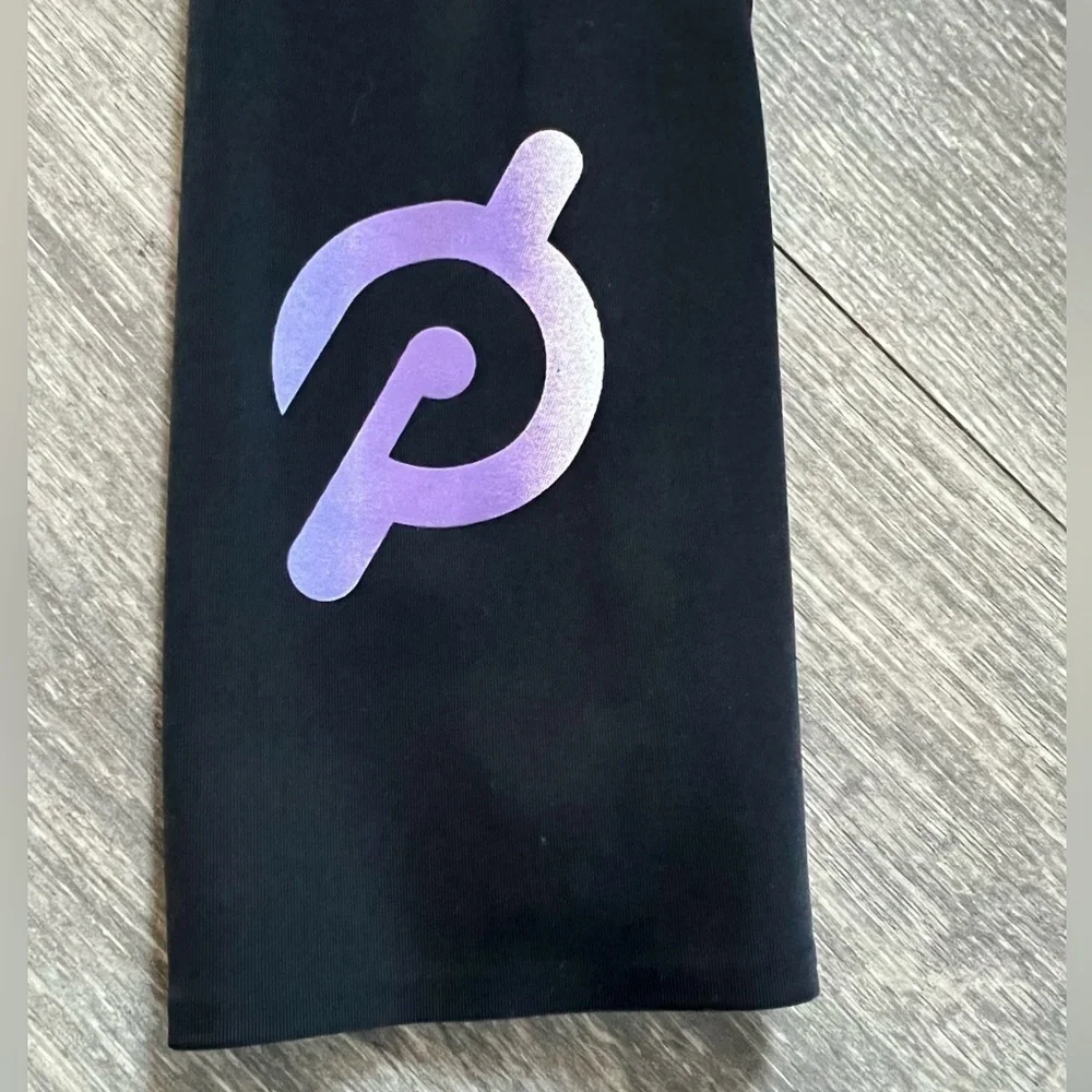 Nike Peleton dri-fit leggings. Size small